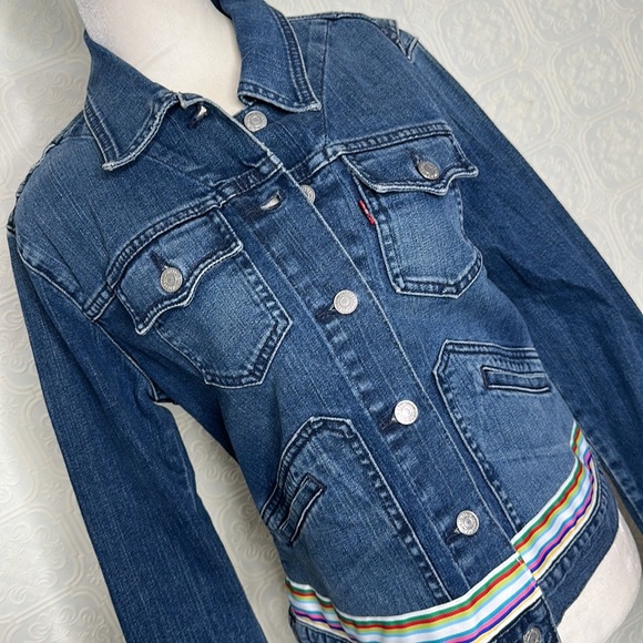Vintage Levi’s | Denim Jean Jacket - Picture 2 of 10